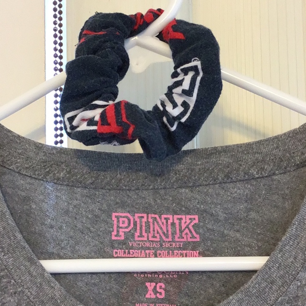 ‘PINK’ Arizona Wildcats T-Shirt & Scrunchie - Picture 5 of 5